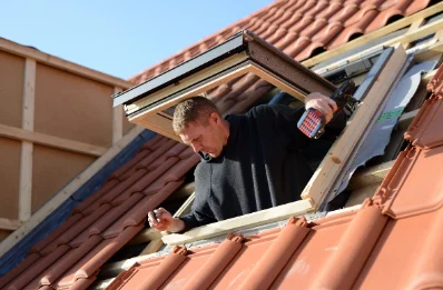 Pose de fenêtres de toit Velux à Varinfroy